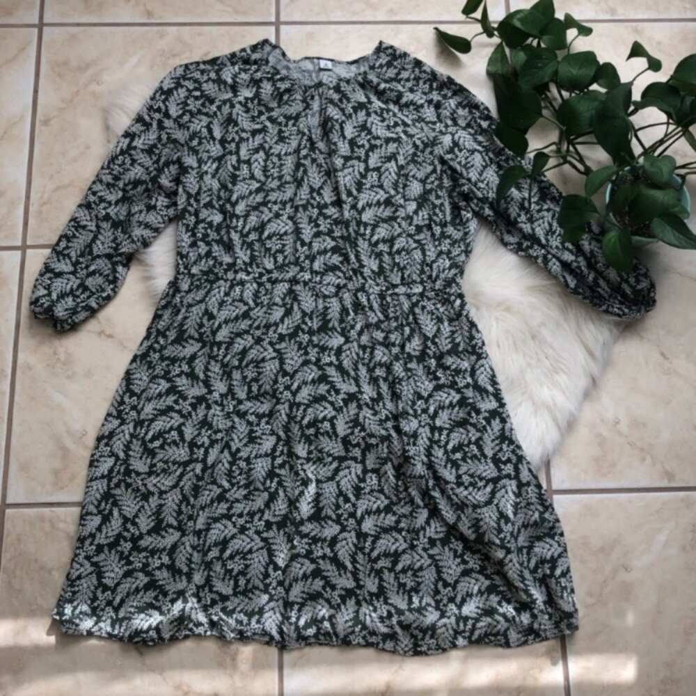 Old Navy Leaf Print Minidress
